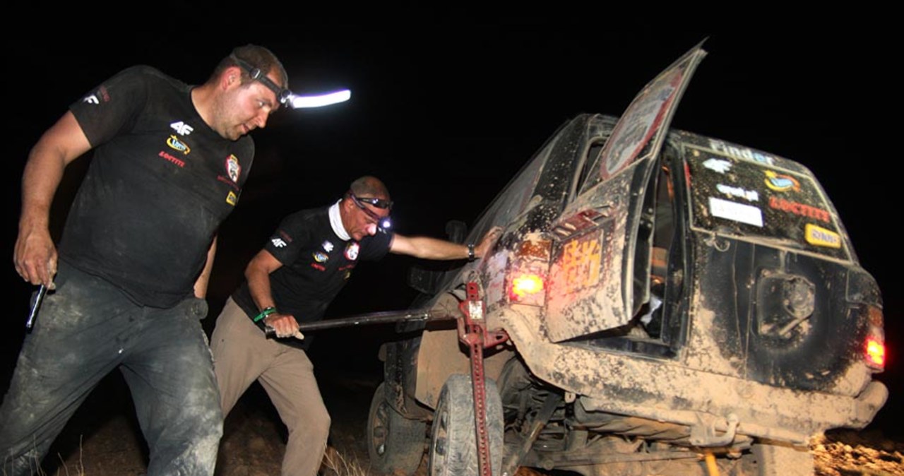RMF Morocco Challenge 2010: Kamienista pustynia przetestowała auta