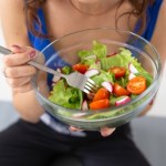 Rób takie odstępy między posiłkami. Zapanujesz nad głodem i schudniesz