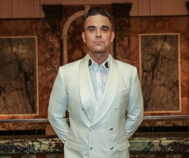 Robbie Williams gorzko o dawnej znajomości. "Byłem wciągającym kokę błaznem"