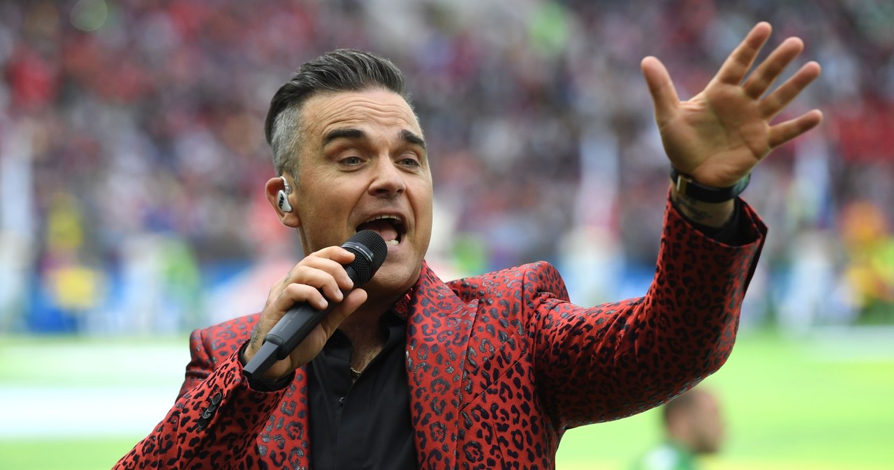 Robbie Williams złamał prawo? /PATRIK STOLLARZ /AFP