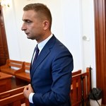 Robert Bąkiewicz oskarżony o uszkodzenie zabytku