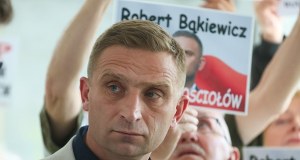 Robert Bąkiewicz usłyszał wyrok ws. ataku na aktywistkę przed kościołem