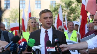 Robert Bąkiewicz usłyszał zarzut. "Mamy milczeć"