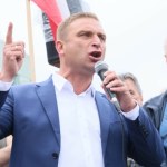 Robert Bąkiewicz usłyszał zarzuty, m.in. nawoływania do popełnienia zbrodni