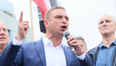 Robert Bąkiewicz usłyszał zarzuty, m.in. nawoływania do popełnienia zbrodni