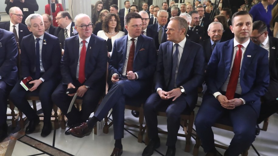 Robert Biedroń, Włodzimierz Czarzasty, Szymon Hołownia, Donald Tusk i Władysław Kosiniak-Kamysz /Tomasz Gzell /PAP