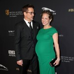 Robert Downey Jr. i jego ciężarna żona Susan Downey na gali BAFTA