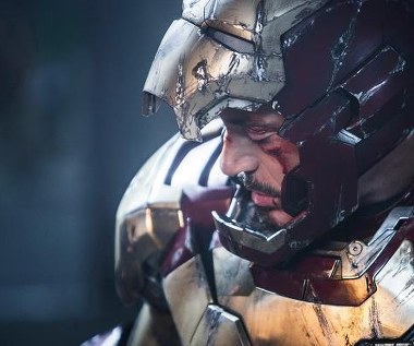 Robert Downey Jr. w scenie z filmu "Iron Man 3"