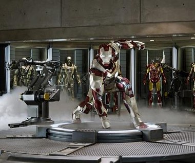 Robert Downey Jr. w scenie z filmu "Iron Man 3"
