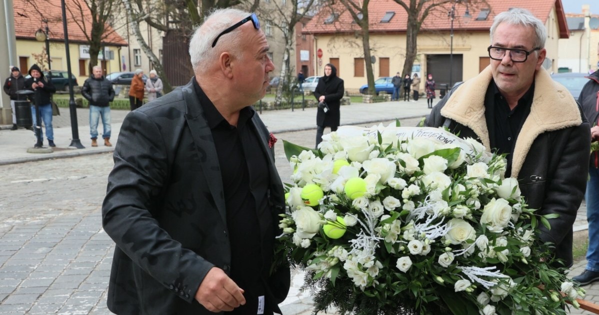 Michał Wiśniewski I Robert Janowski Na Pogrzebie Krzysztofa Respondka ...