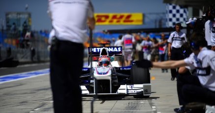 Robert Kubica był trzeci podczas drugiego treningu przed GP Turcji /AFP