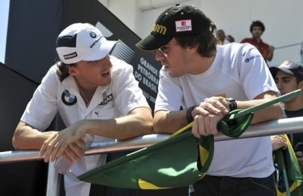 Robert Kubica i Fernando Alonso. Polak zastąpi Hiszpana w Renault /AFP