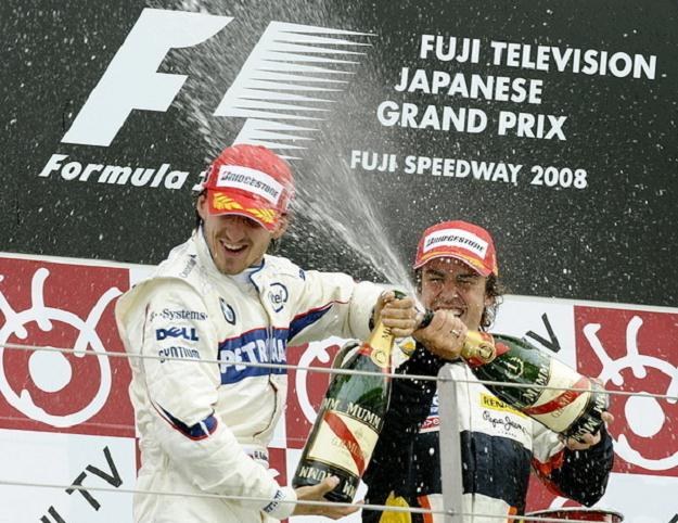 Robert Kubica i Fernando Alonso są przyjaciółmi. Czy będą razem jeździć w Ferrari? /AFP