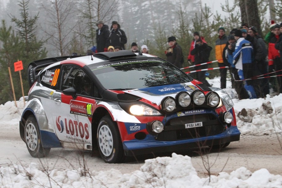 Robert Kubica i Maciej Szczepaniak (Ford Fiesta WRC) na trasie odcinka testowego przed Rajdem Szwecji, drugą rundą Rajdowych Mistrzostw Świata 2014 /Marek Wicher    /PAP