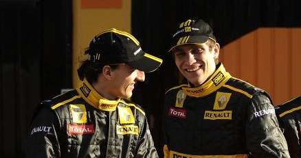 Robert Kubica i Witalij Pietrow /AFP