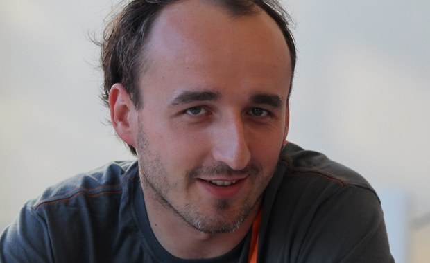 Robert Kubica na podium. Zajął 3. miejsce w wyścigu Renault Sport Trophy