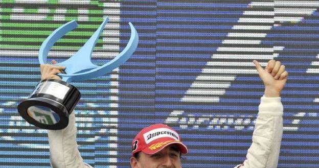 Robert Kubica na torze Interlagos w sezonie 2009 /AFP