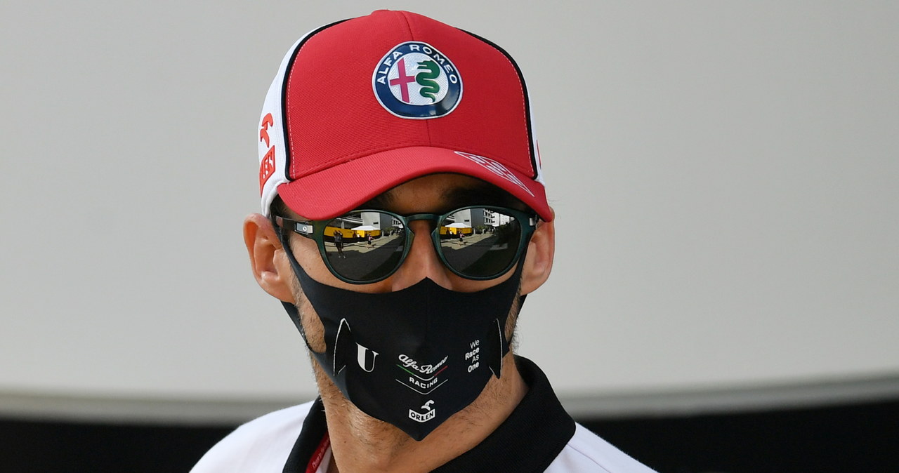 Robert Kubica nosi maskę i apeluje do innych, by też nosili /Getty Images