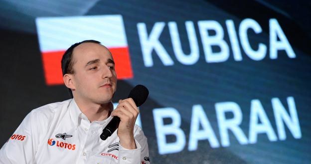 Robert Kubica podczas konferencji prasowej /PAP