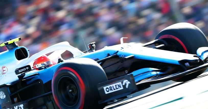 Robert Kubica prowadzący bolid Rokit Williams Racing FW42 Mercedes /AFP