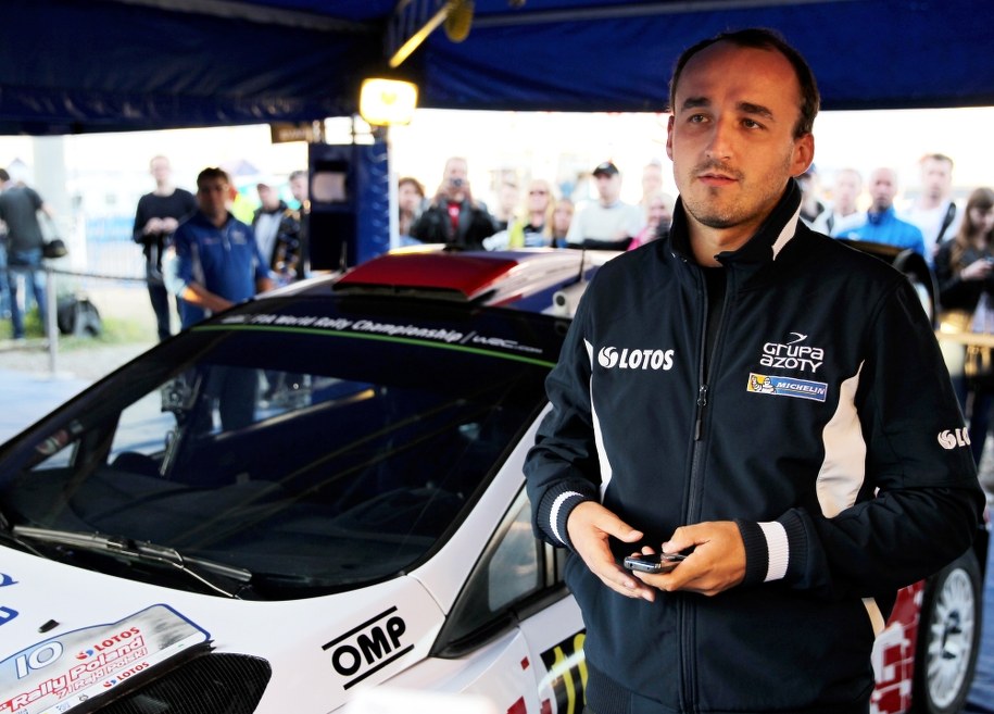 Robert Kubica przed wyjazdem na zapoznanie się z trasą /Tomasz Waszczuk /PAP