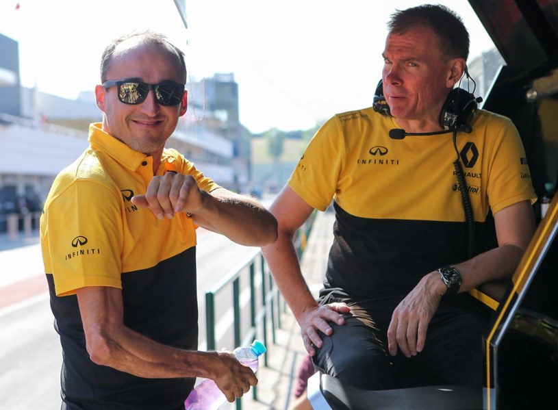 Robert Kubica przyglądał się dzisiejszym testom na Hungaroringu /Tomasz Jastrzębowski /Reporter