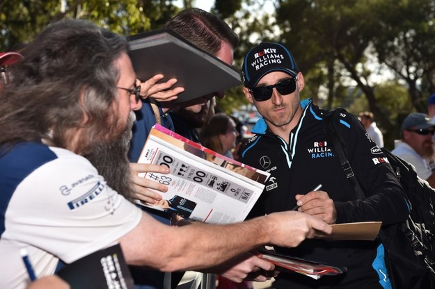 Robert Kubica w Albert Park Grand Prix Circuit w Melbourne /JAMES ROSS /PAP/EPA