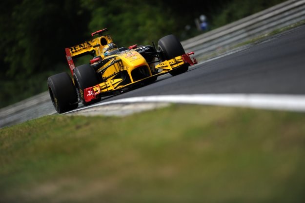 Robert Kubica w bolidzie Renault na Hungaroringu. /AFP
