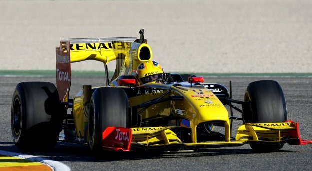 Robert Kubica w bolidzie Renault. /AFP