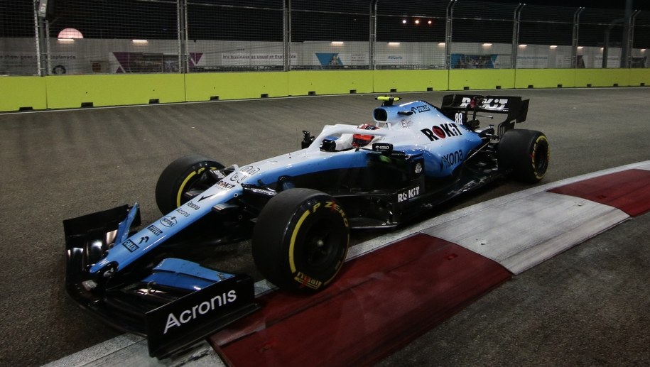 Robert Kubica w bolidzie Williamsa /WALLACE WOON /PAP/EPA