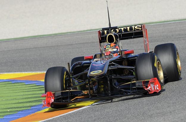 Robert Kubica w nowym bolidzie Lotus-Renault /AFP
