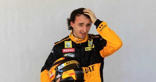 Robert Kubica w wolnych chwilach ściga się Renault Clio /AFP