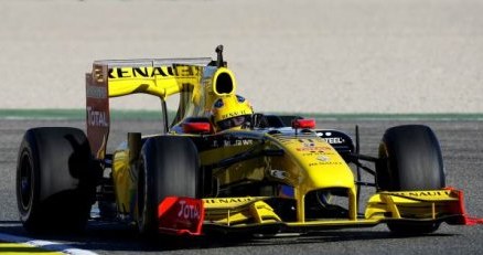 Robert Kubica wykręcił 4. czas na wtorkowym treningu w Walencii /AFP