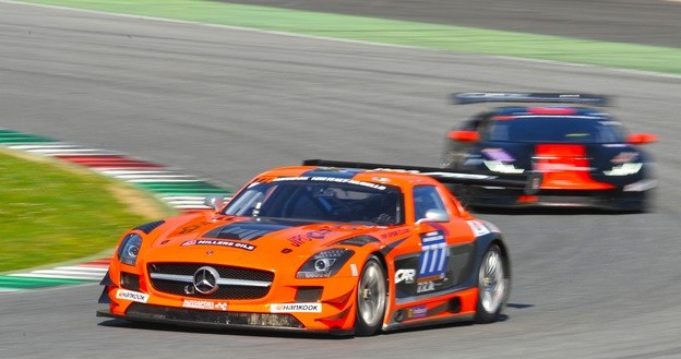 Robert kubica za kierownicą mercedesa  SLS AMG GT3 /Fot. Wojciech Majewski /INTERIA.PL