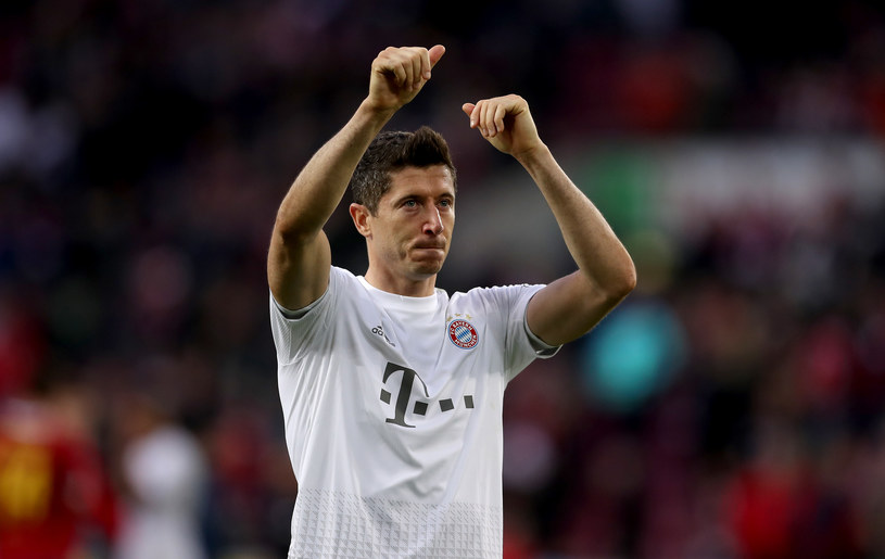 Robert Lewandowski celebruje bramkę zdobytą w meczu z 1. FC Koeln /Lars Baron/Bongarts/ /Getty Images