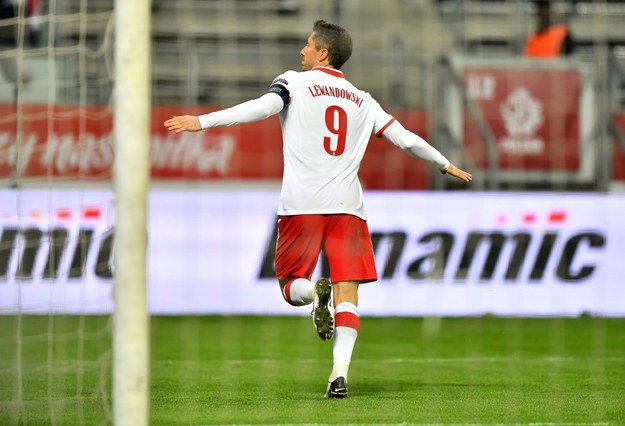 Robert Lewandowski cieszy się z gola podczas meczu grupy A1 Ligi Narodów z Bośnią i Hercegowiną / 	Maciej Kulczyński    /PAP