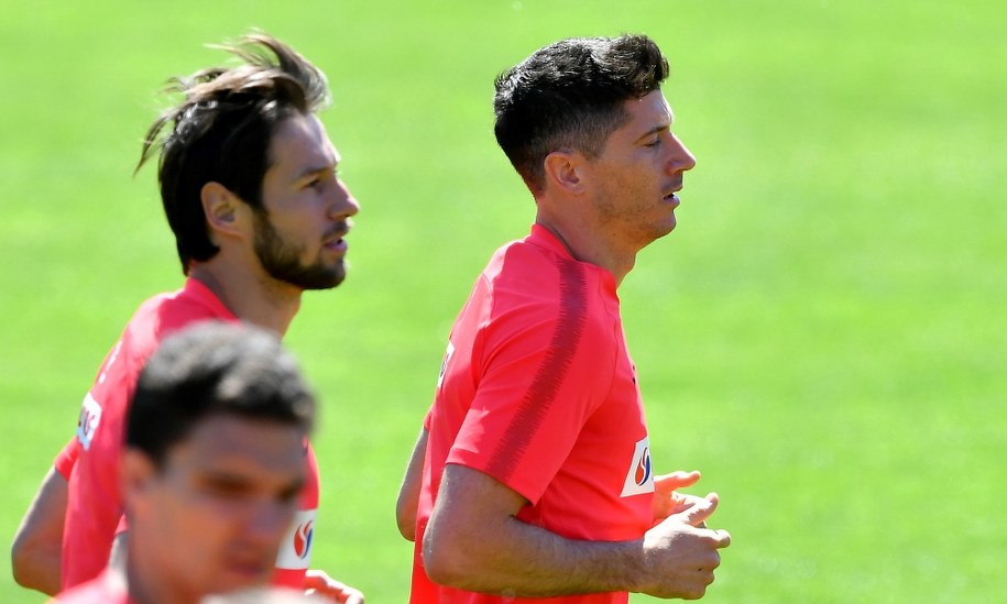 Robert Lewandowski i Grzegorz Krychowiak na treningu /Piotr Nowak /PAP