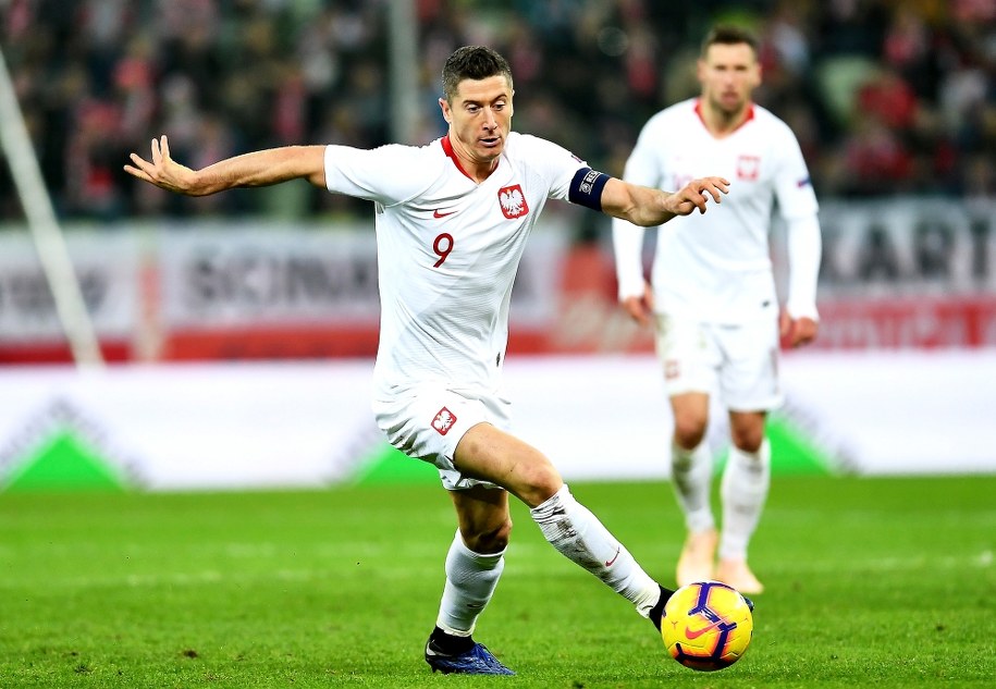 Robert Lewandowski i Grzegorz Krychowiak podczas piłkarskiego meczu towarzyskiego na Stadionie Energa Gdańsk z Czechami / 	Adam Warżawa    /PAP