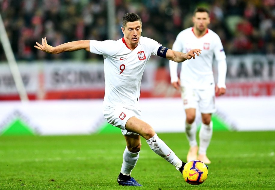 Robert Lewandowski i Grzegorz Krychowiak / 	Adam Warżawa    /PAP