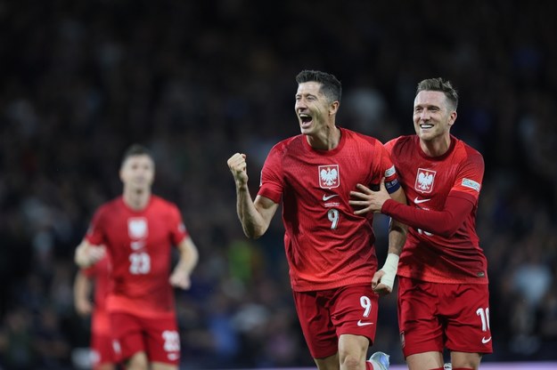 Robert Lewandowski i Piotr Zieliński / 	Leszek Szymański    /PAP