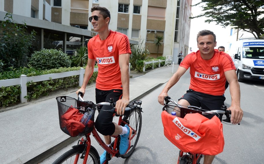 Robert Lewandowski i Sławomir Peszko na zdj. z 2016 r. /Bartłomiej  Zborowski /PAP