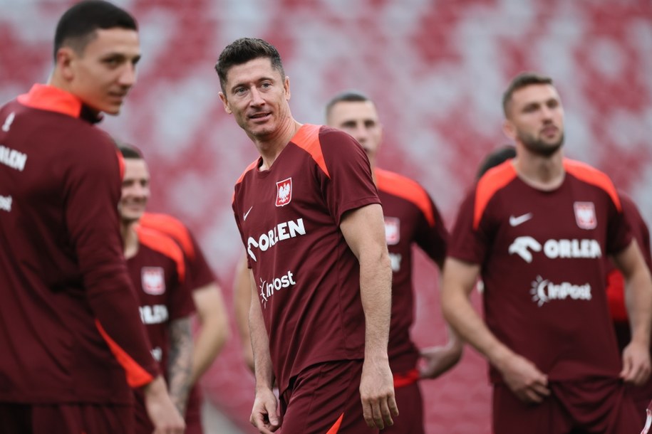 Robert Lewandowski i spółka na treningu przed meczem z Turcją /Leszek Szymański /PAP
