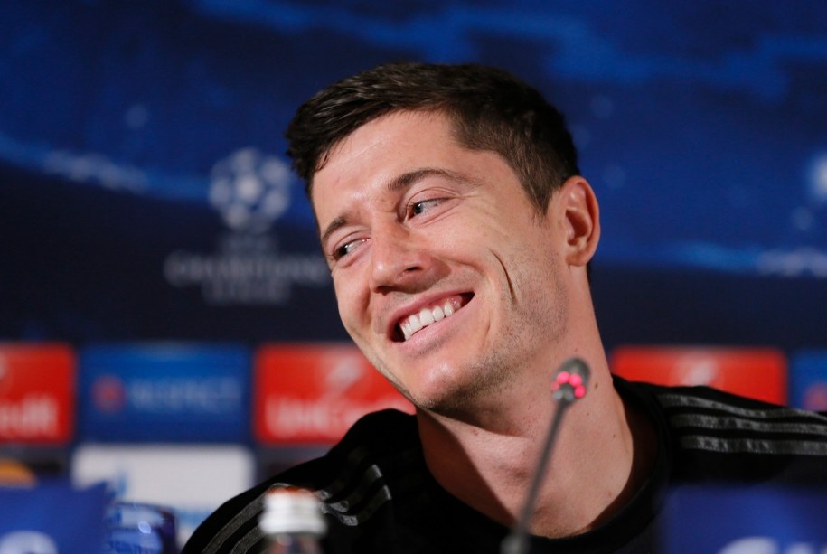 Robert Lewandowski nie błysnął w meczu Bayernu z FC Koeln /YURI KOCHETKOV /PAP/EPA