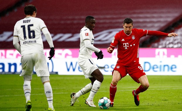 Robert Lewandowski nie zwalnia tempa. Prowadzi zdecydowanie w wyścigu do Złotego Buta