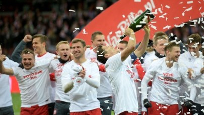 Robert Lewandowski odpowie za picie szampana na Stadionie Narodowym?