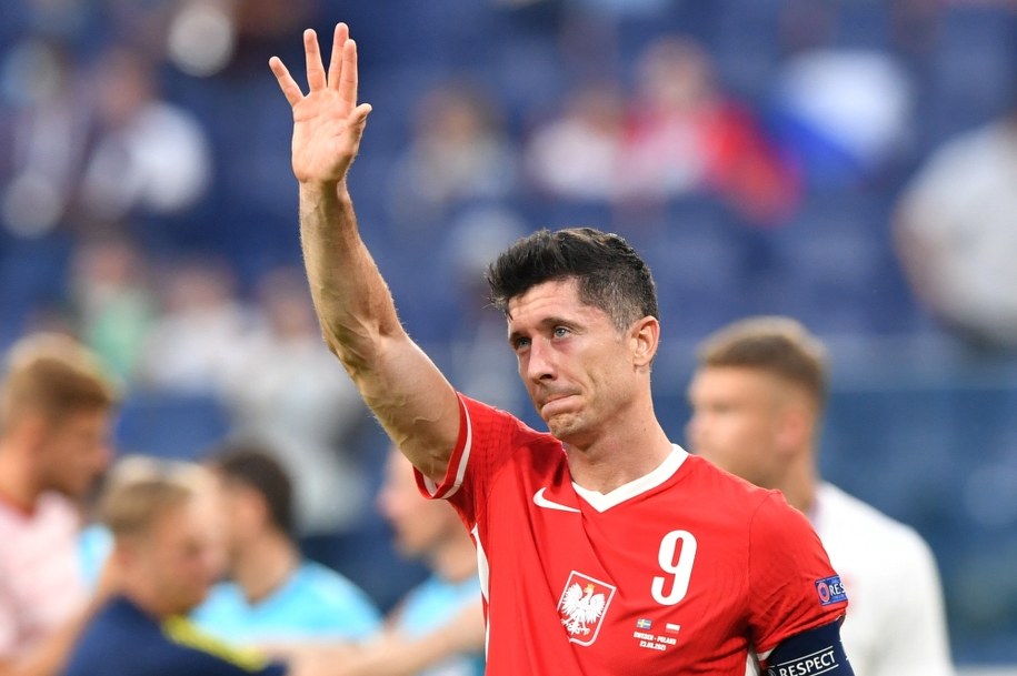 Robert Lewandowski po meczu ze Szwecją / 	Adam Warżawa    /PAP
