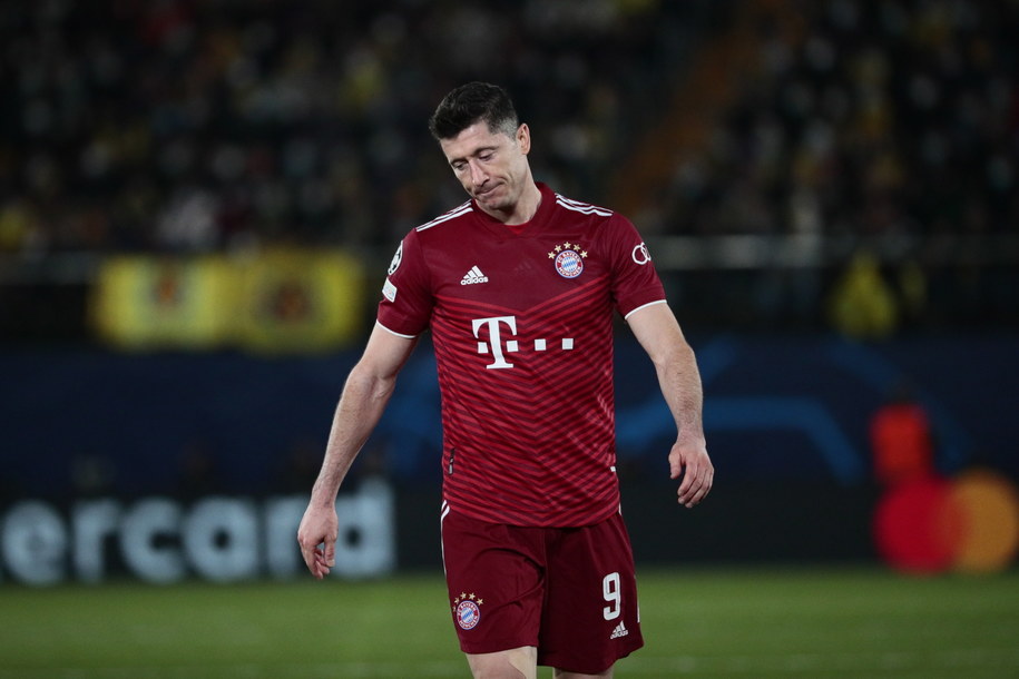 Robert Lewandowski podczas meczu z Villarrealem /BIEL ALINO  /PAP/EPA