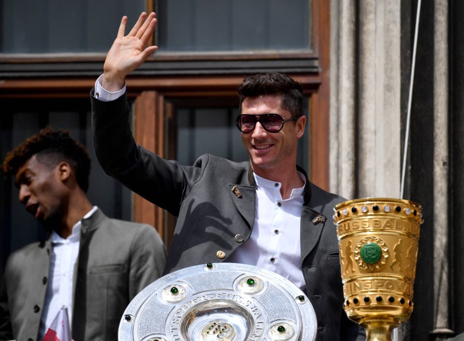 Robert Lewandowski podczas mistrzowskiej fety Bayernu Monachium, 26 maja 2019 /Philipp Guelland /PAP/EPA