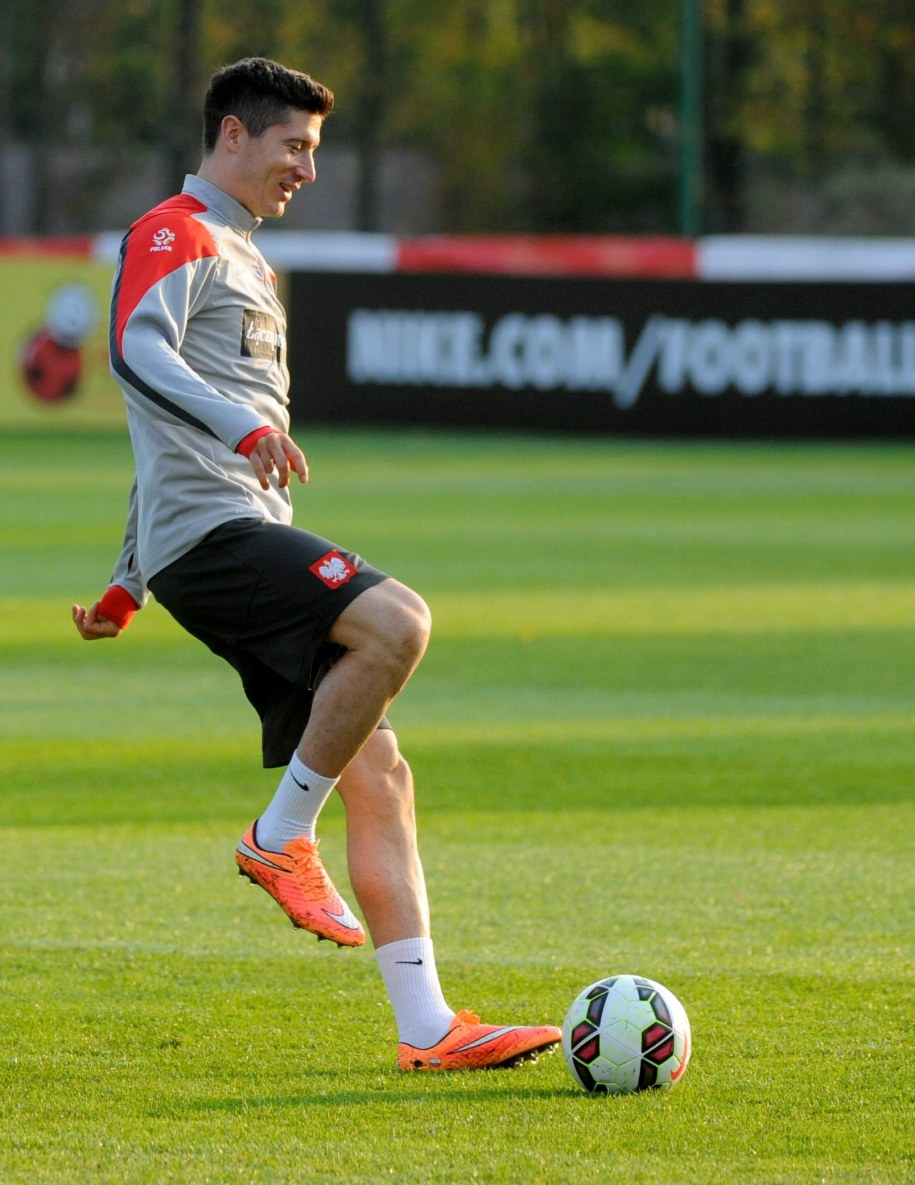 Robert Lewandowski podczas treningu reprezentacji Polski przed meczami z Niemcami i Szkocją /Bartłomiej Zborowski /PAP