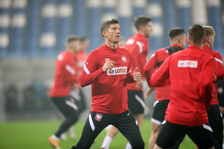 Robert Lewandowski podczas treningu reprezentacji Polski / 	Leszek Szymański    /PAP